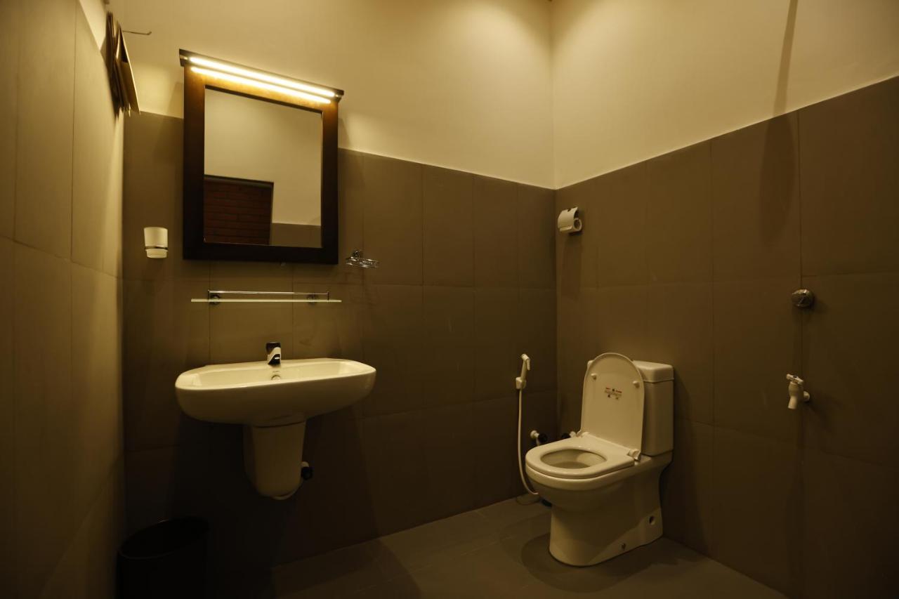 J Hotel Джафна Екстер'єр фото
